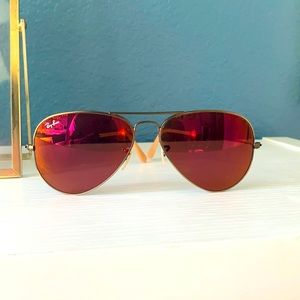 Pink Ray Ban Aviator sunglasses